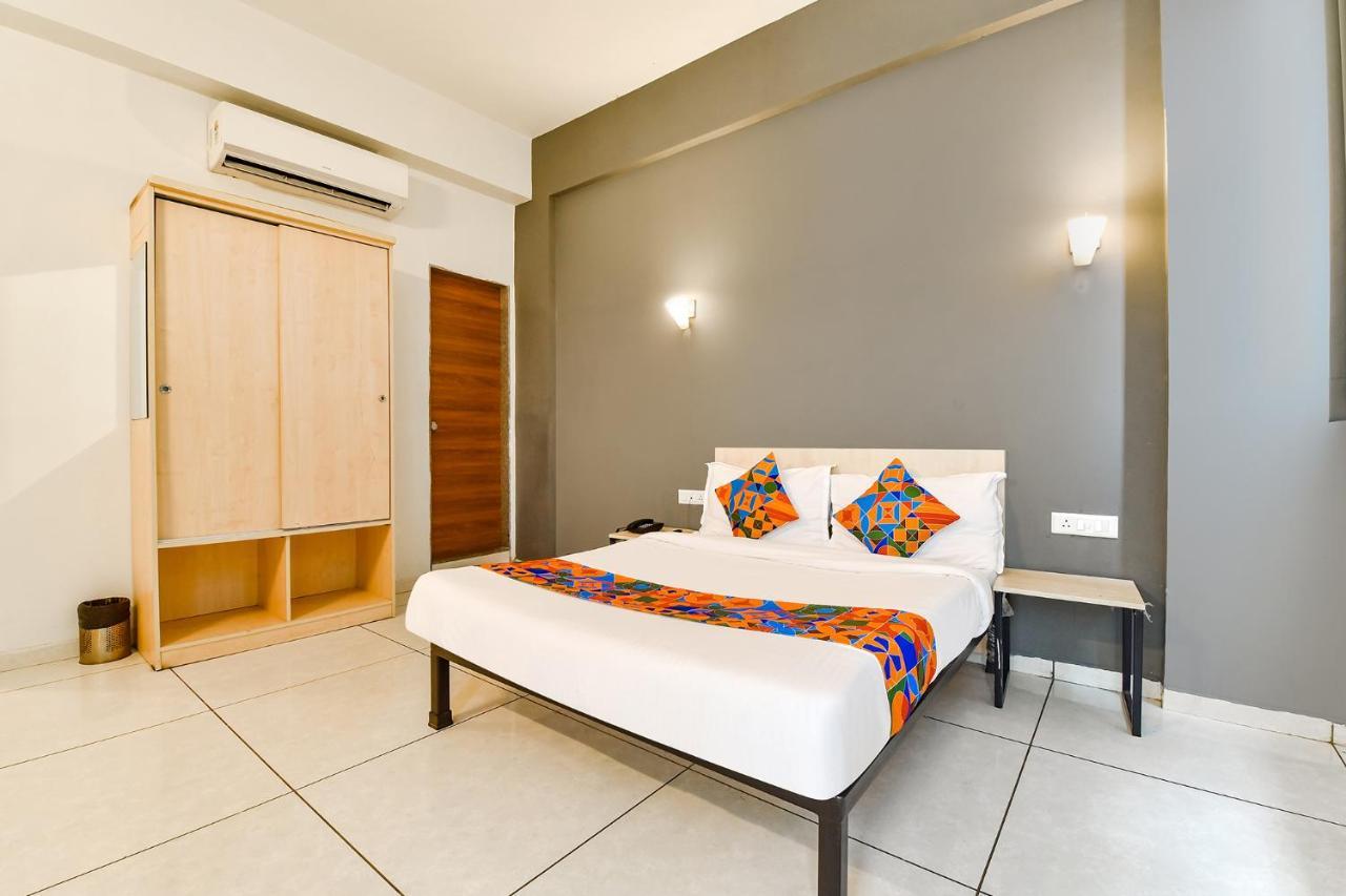 Fabhotel Kaviya - Bopal Ahmedabad Buitenkant foto